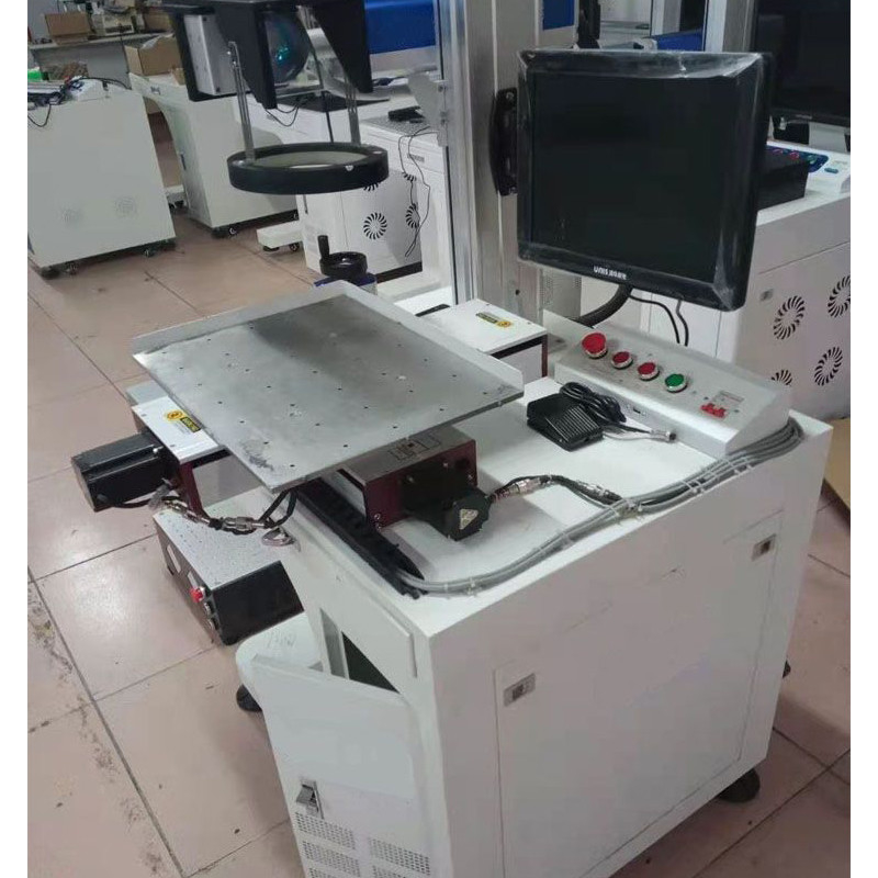 CCD flying fiber laser marking engraving machine with flying system for Production date Qr code logo marking
