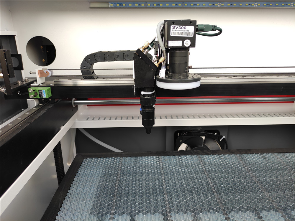 CCD Camera 9060 CO2 Laser Engraving Machine For Garment Fabric Acrylic Wood